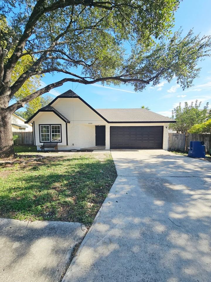 5330 Vista Run Dr - Photo 2 of 13