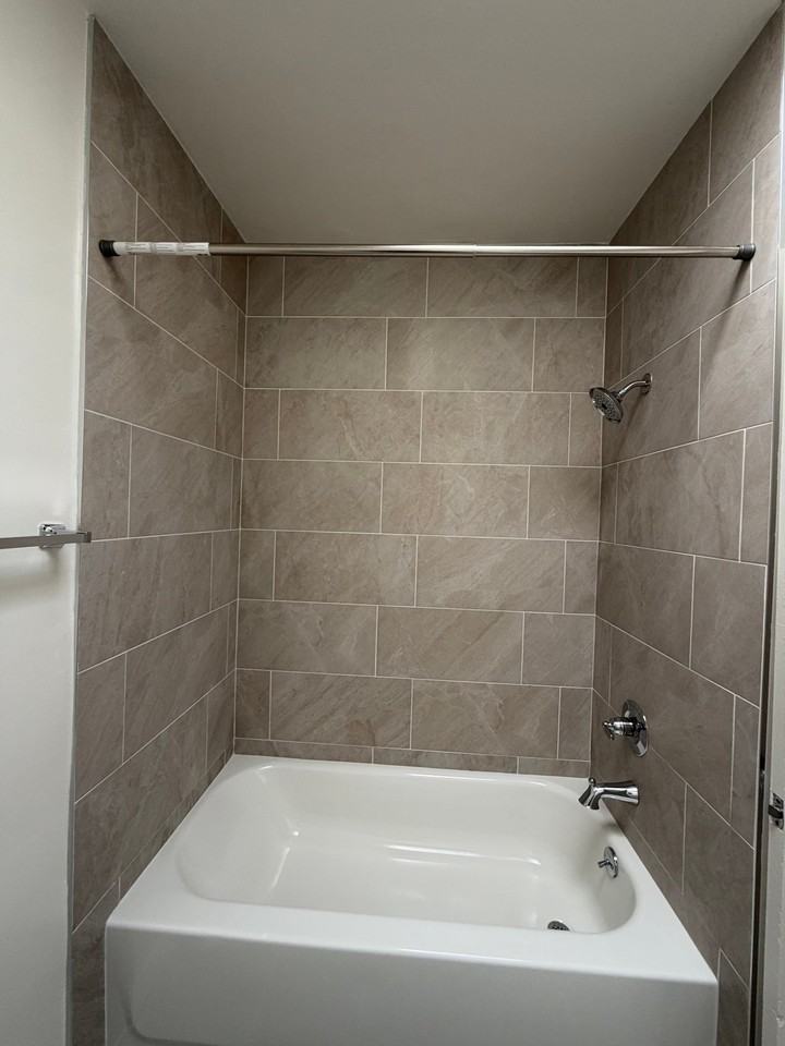 1244 Queen Anne Pl - Photo 4 of 8