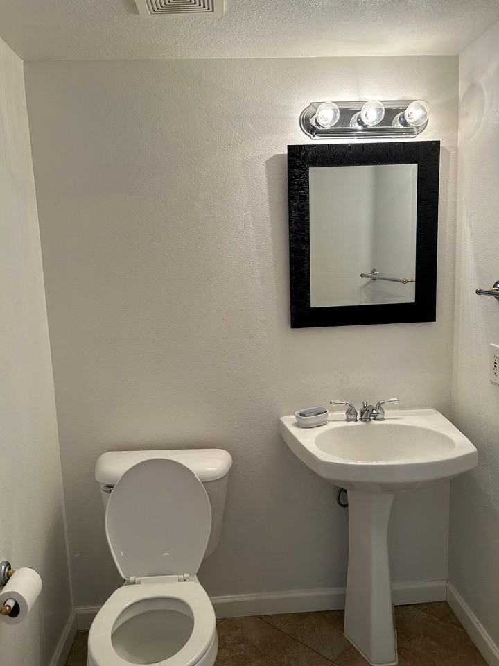 1138 Corte Riviera - Photo 6 of 11