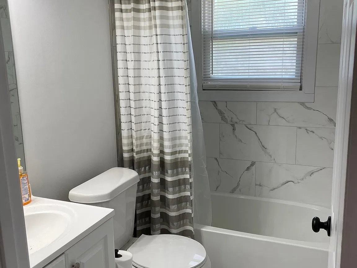 1222 Woodsboro Dr - Photo 2 of 6
