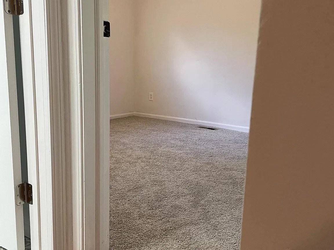 1222 Woodsboro Dr - Photo 3 of 6