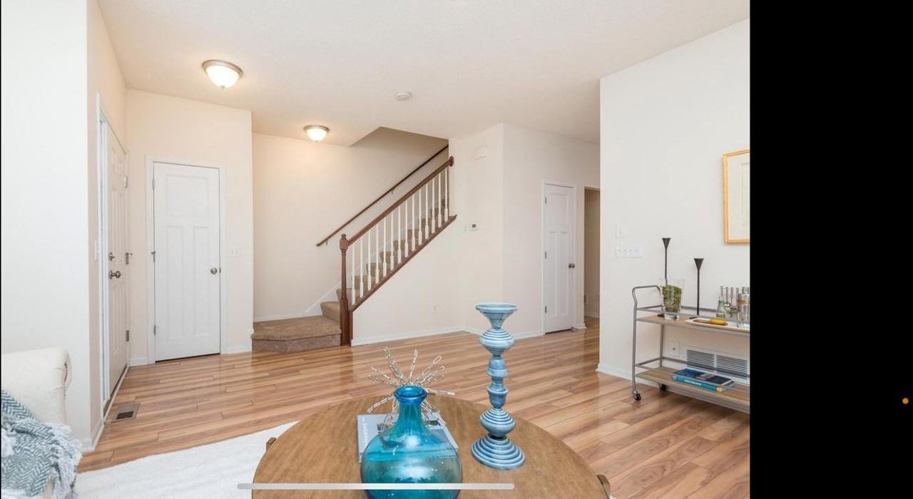 10009 Gentian Dr - Photo 3 of 19