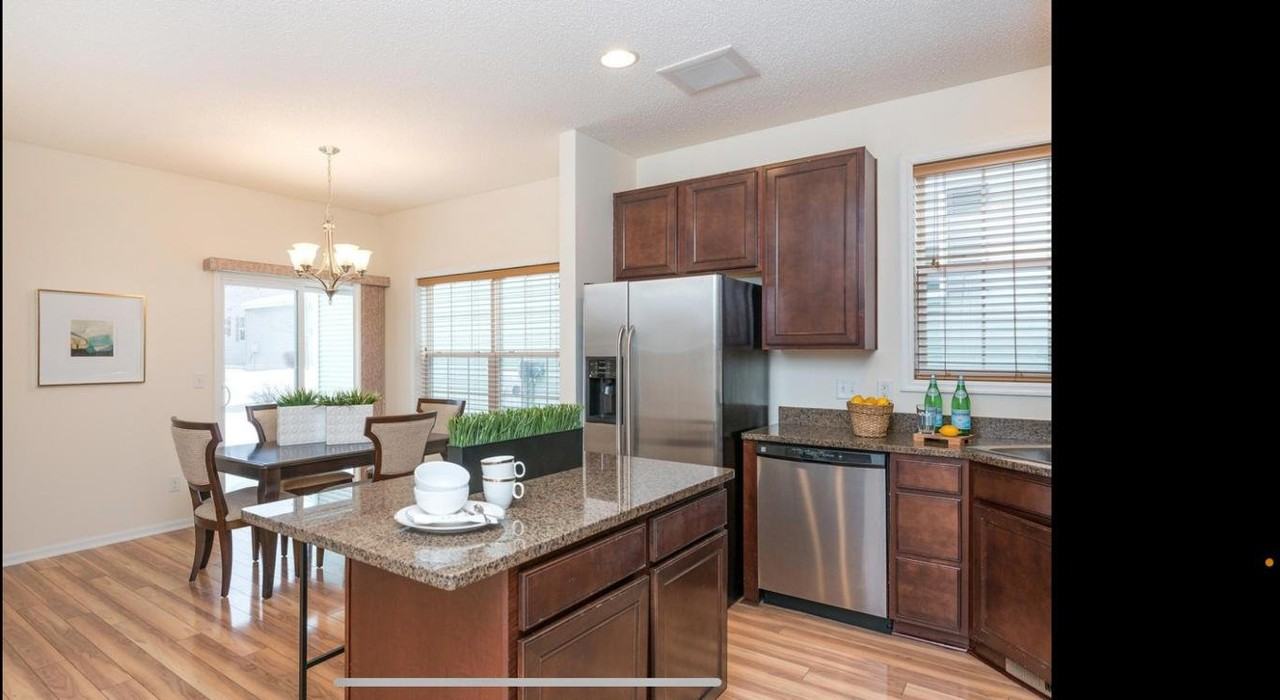 10009 Gentian Dr - Photo 5 of 19
