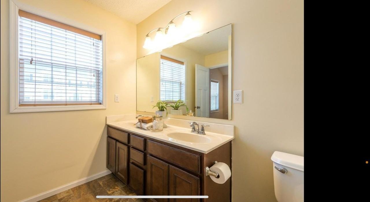 10009 Gentian Dr - Photo 6 of 19