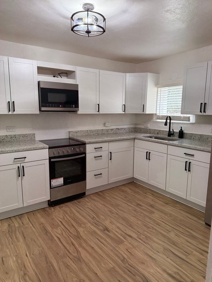 507 12th St - Photo 2 of 6