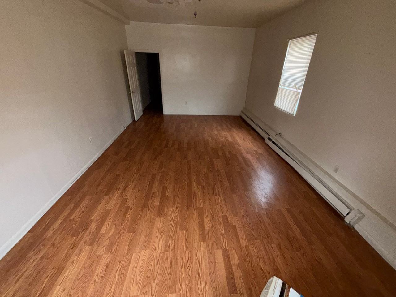 424 Valley St #1R - Photo 3 of 5