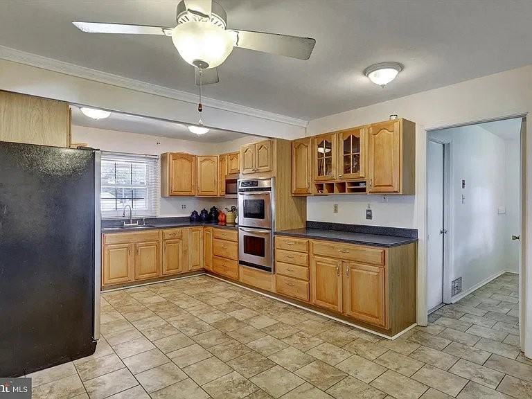 12704 Hoven Ln - Photo 2 of 10