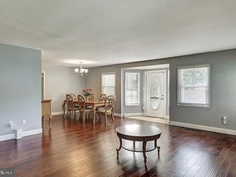 12704 Hoven Ln - Photo 3 of 10