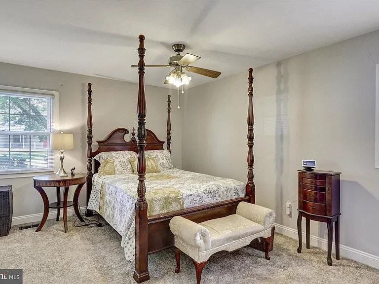 12704 Hoven Ln - Photo 7 of 10