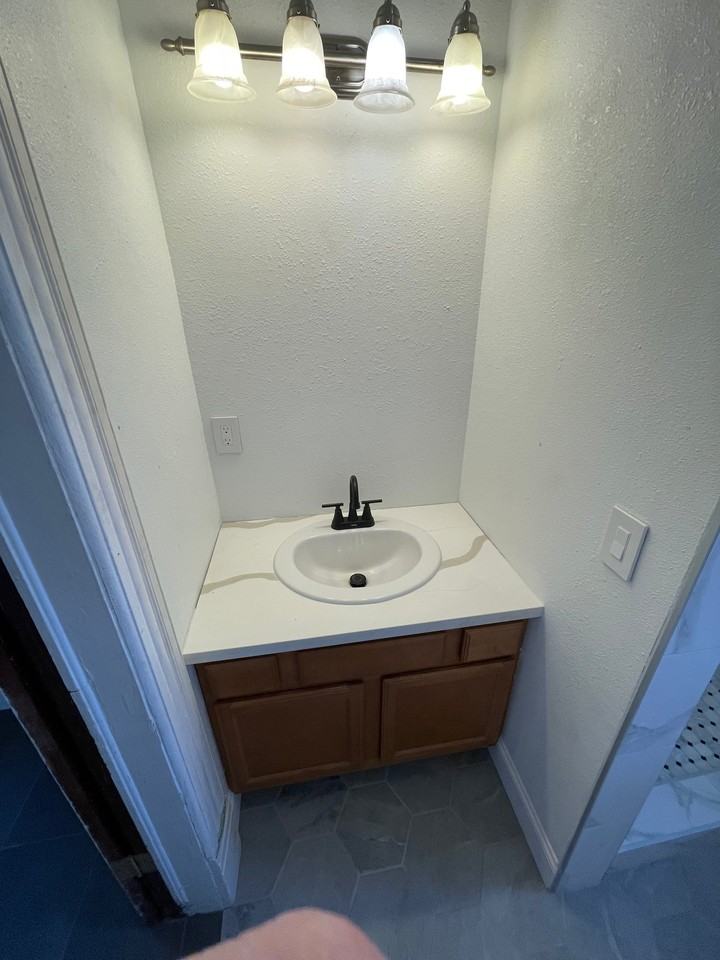 1425 S Garden St #A - Photo 4 of 11