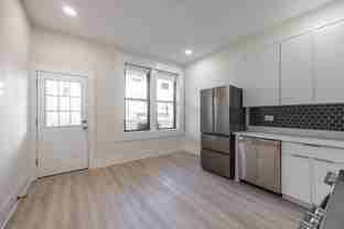944 N Damen Ave #1 - Photo 1 of 1