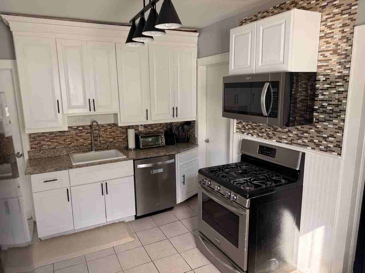 388 Lakeside Ave #2ndFL - Photo 4 of 10