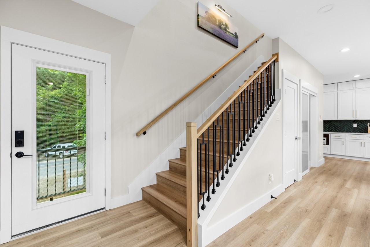 6790 River Road - Photo 4 of 16