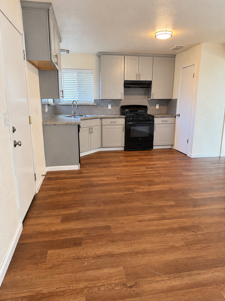 304 W Dunham St #1 - Photo 5 of 14