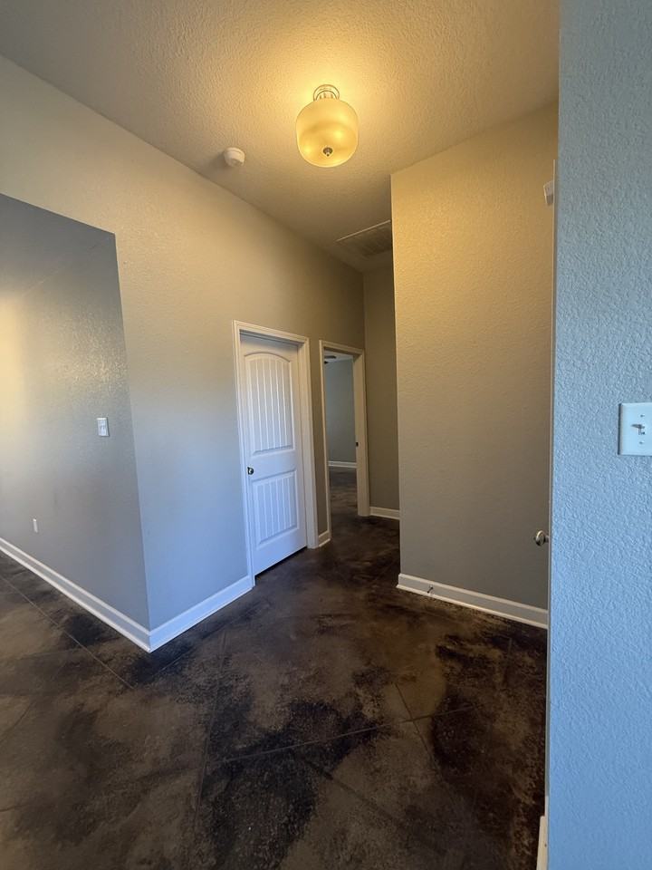 1375 Acuff Ln #1 - Photo 7 of 24