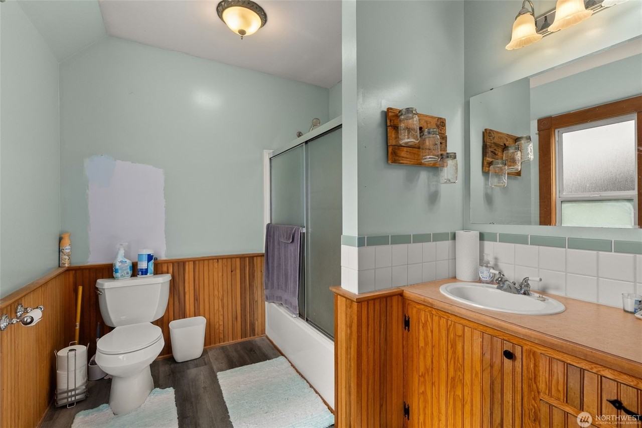 722 East Cowlitz Street #1 - Photo 3 of 9