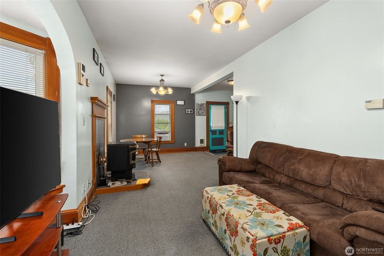 722 East Cowlitz Street #1 - Photo 6 of 9