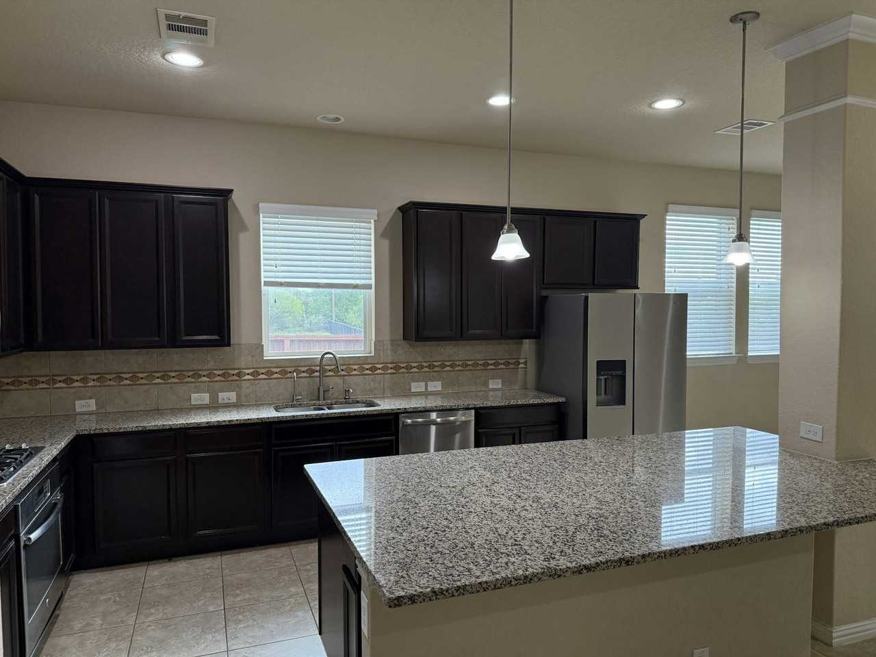 25703 Velvet Creek - Photo 2 of 23