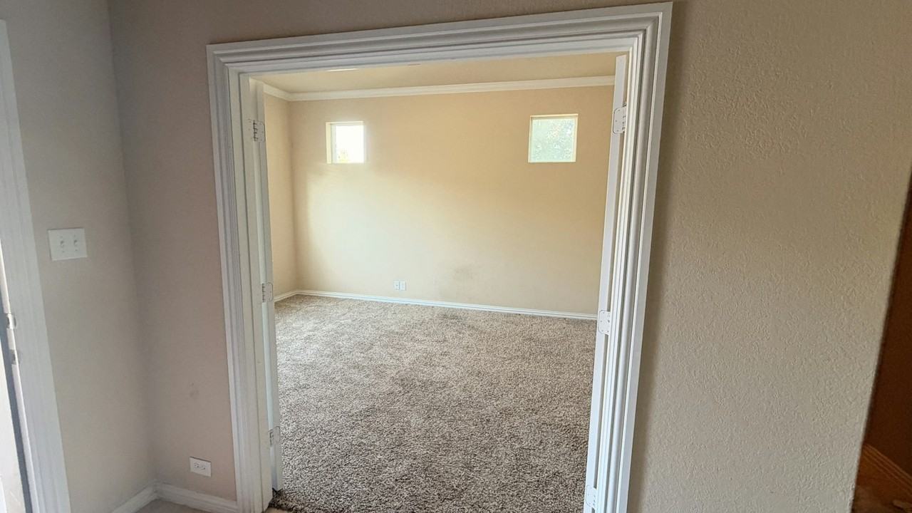 25703 Velvet Creek - Photo 7 of 23
