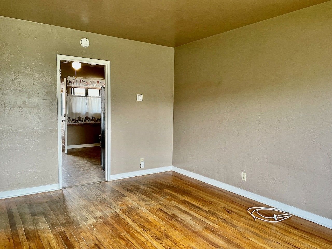 4802 Marquette Ave Ne #2 - Photo 5 of 23