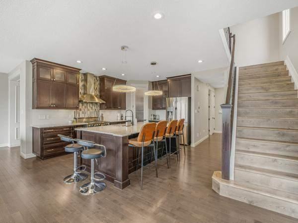 671 180 St Sw - Photo 2 of 10