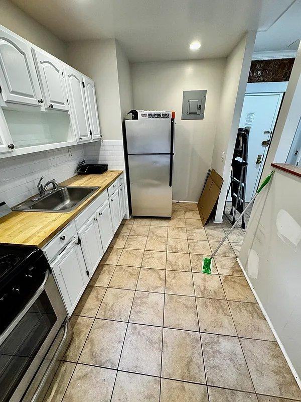 360 Bay Ridge Pkwy - Photo 6 of 10