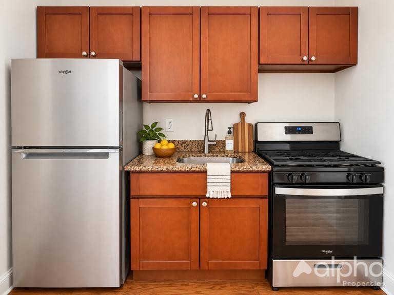 229 Henry St - Photo 3 of 8
