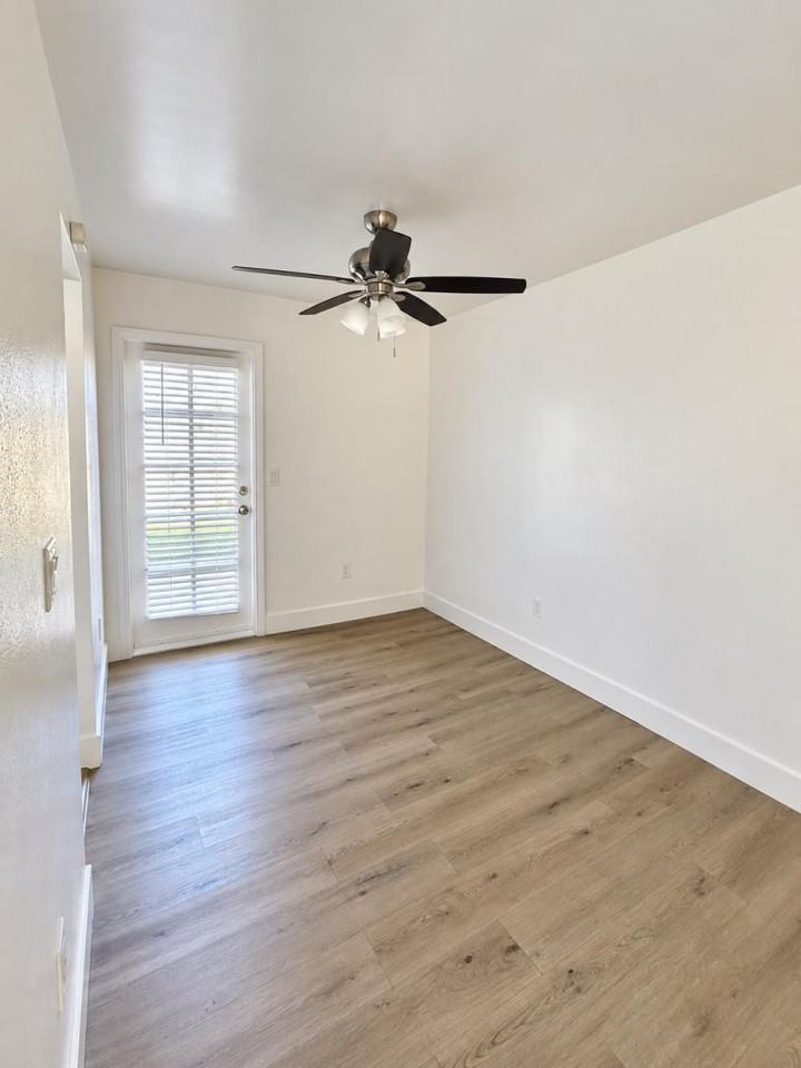 10519 Edison Way - Photo 4 of 10