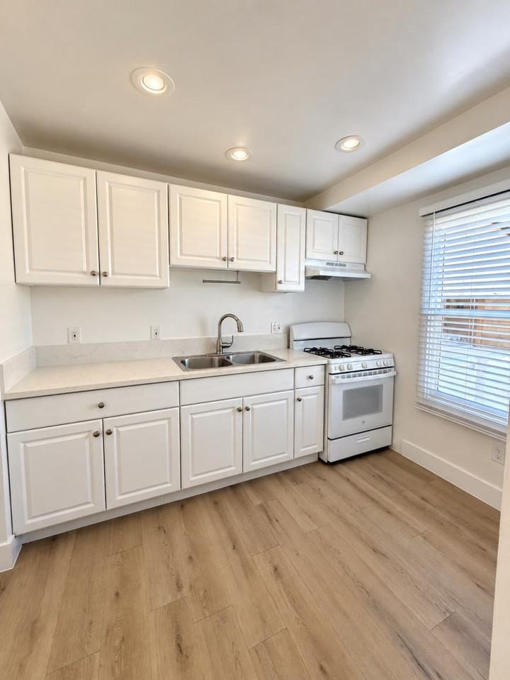 10519 Edison Way - Photo 5 of 10