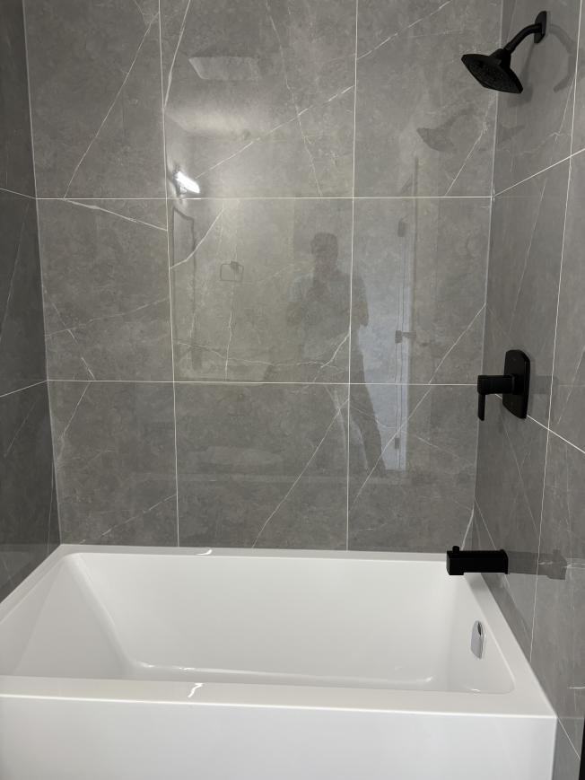 9007 92 Ave Nw - Photo 4 of 10