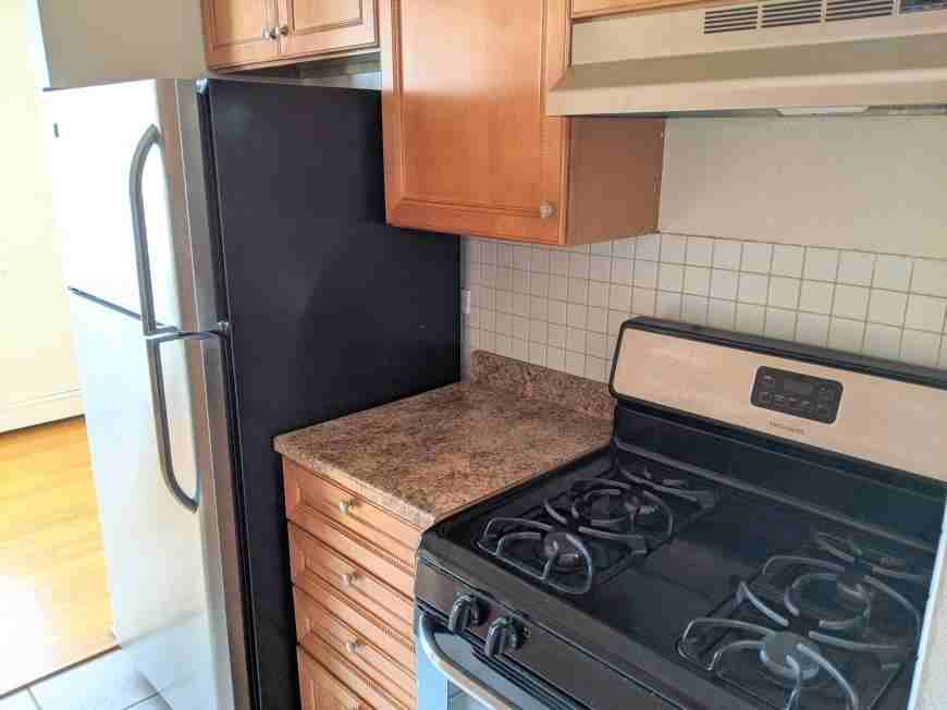 156 Asbury Ave - Photo 3 of 10