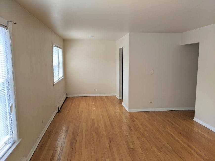 156 Asbury Ave - Photo 5 of 10