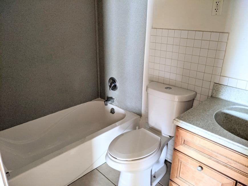 156 Asbury Ave - Photo 6 of 10