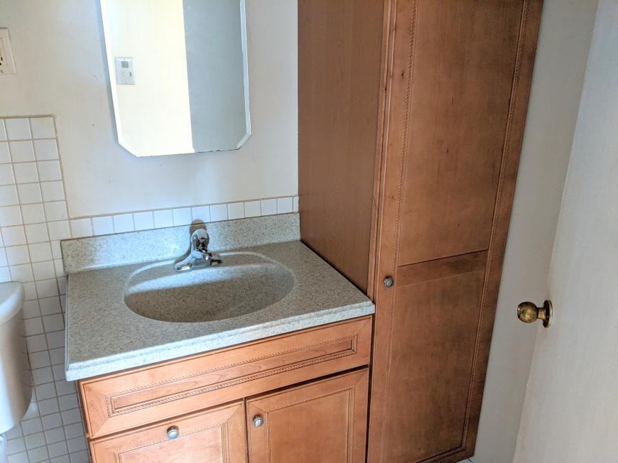 156 Asbury Ave - Photo 7 of 10