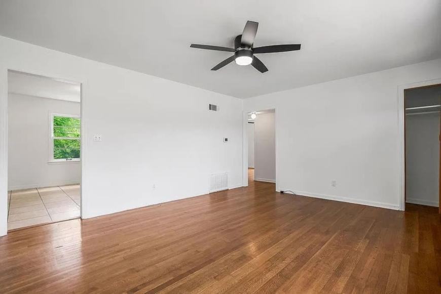 616 S Lee Ave - Photo 4 of 10