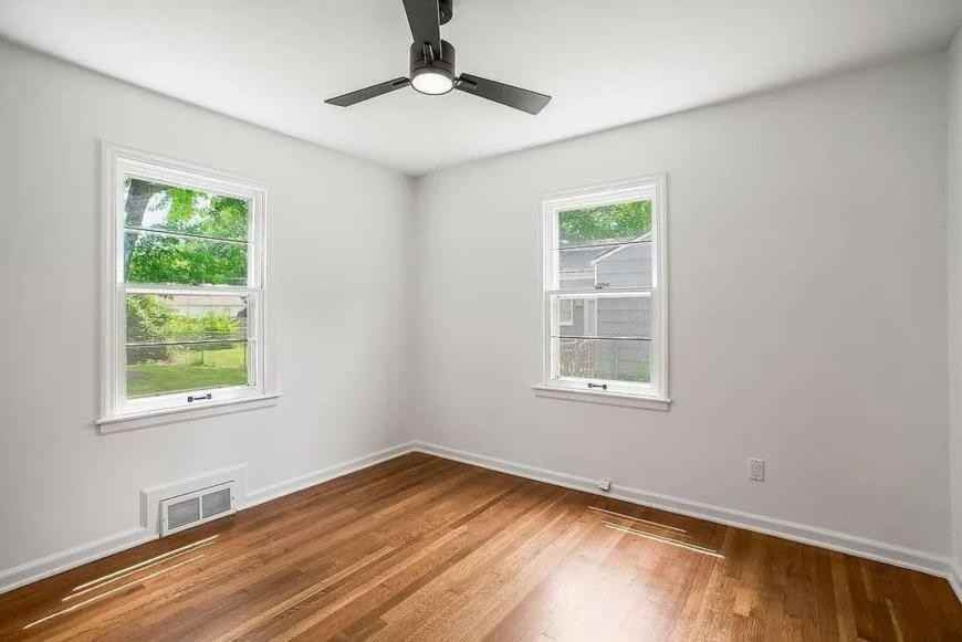 616 S Lee Ave - Photo 6 of 10