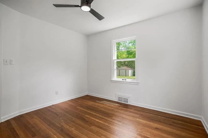 616 S Lee Ave - Photo 7 of 10