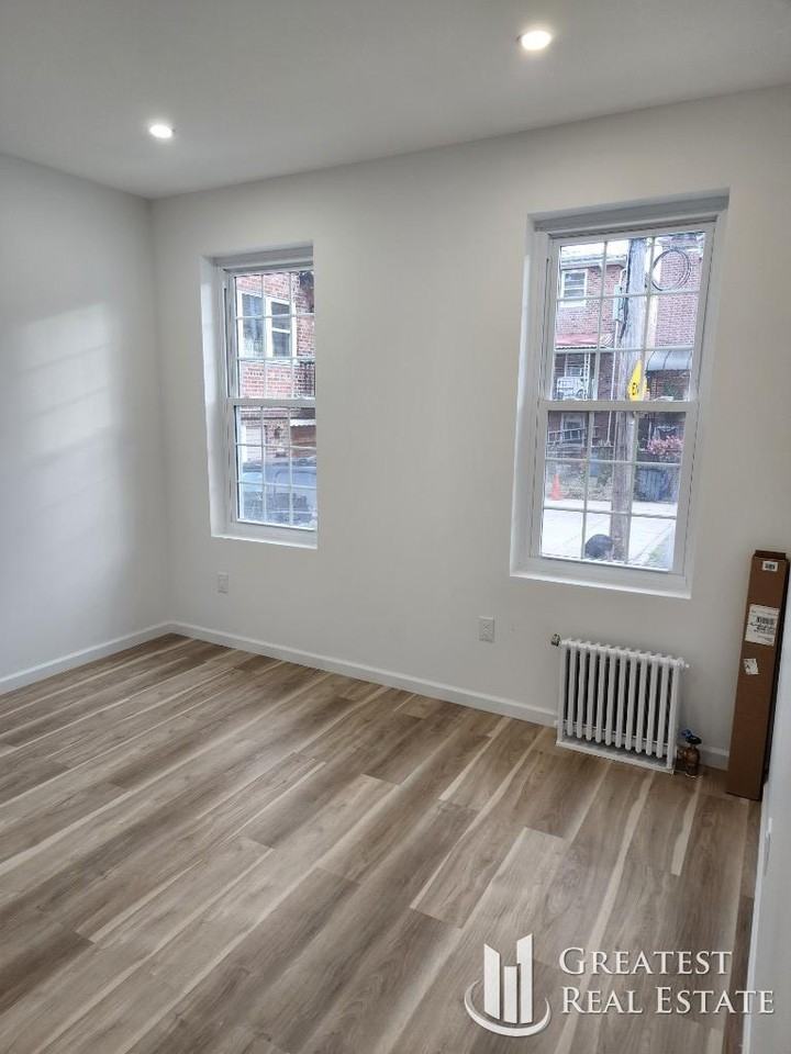 15 Rose St - Photo 4 of 10