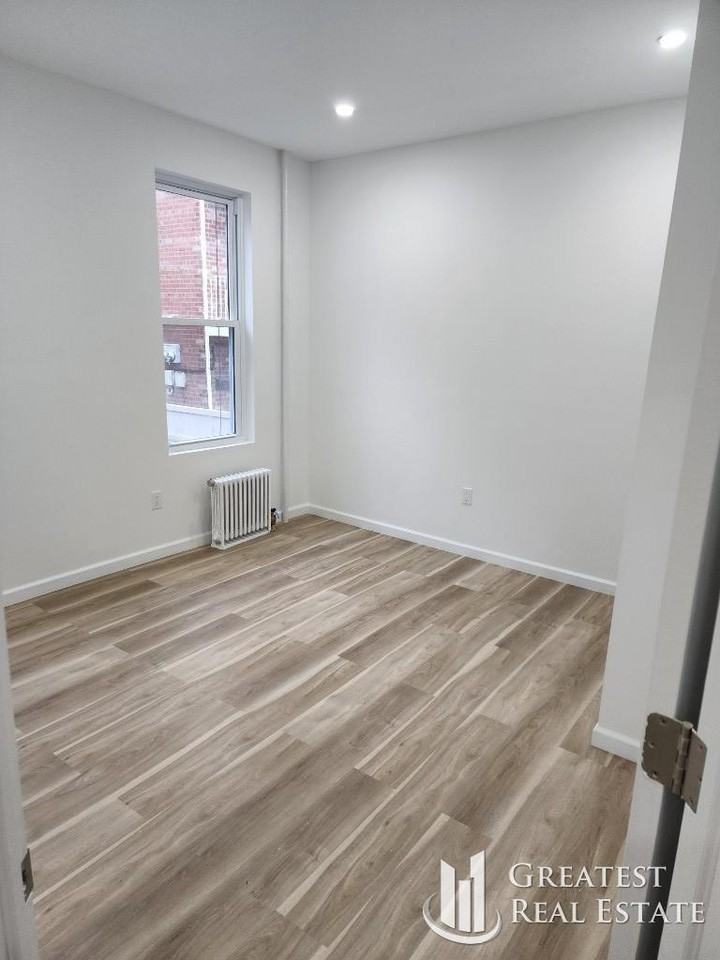 15 Rose St - Photo 6 of 10
