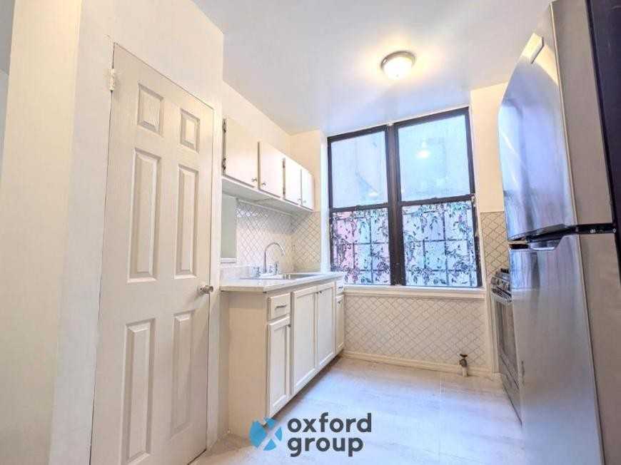 176 Borinquen Pl - Photo 3 of 7