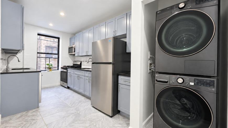 44 Bennett Ave - Photo 7 of 10