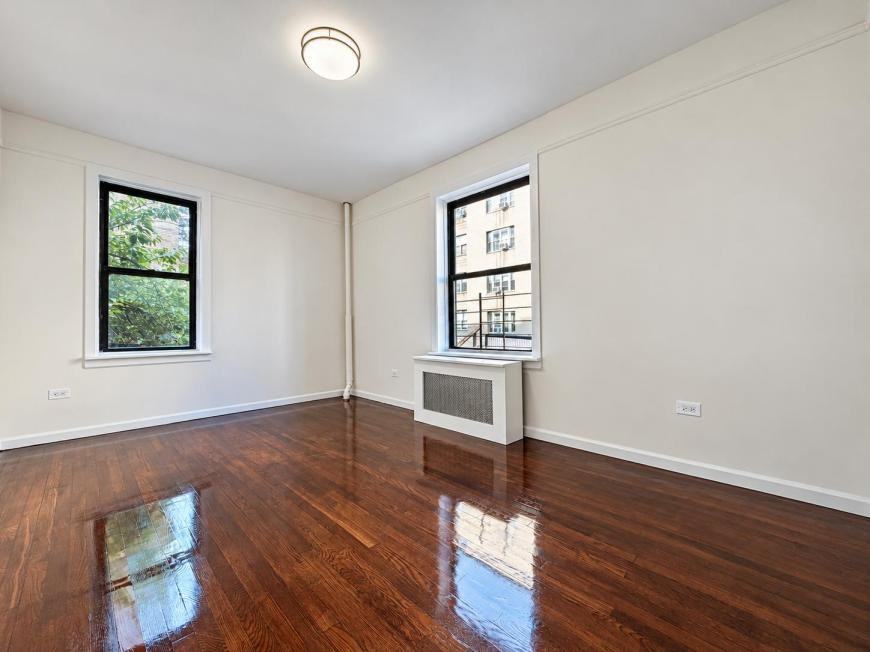 121 Bennett Ave - Photo 6 of 10