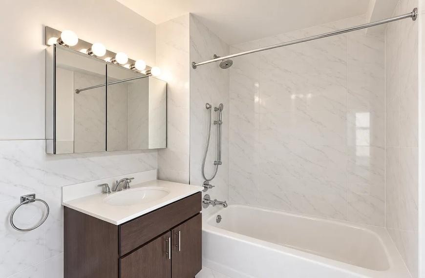 2763 Morris Ave - Photo 3 of 10