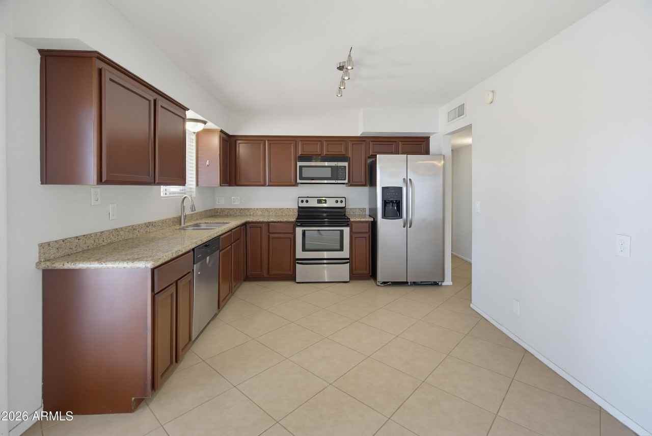 1518 W 5th Pl - Photo 5 of 22