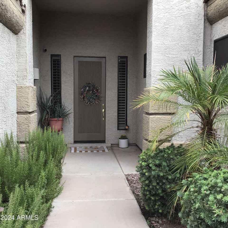 674 W Desert Broom Dr - Photo 2 of 47
