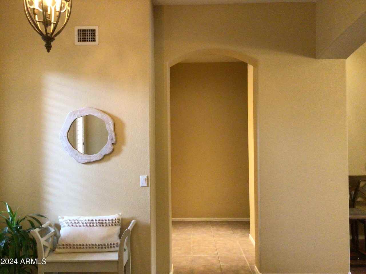 674 W Desert Broom Dr - Photo 4 of 47
