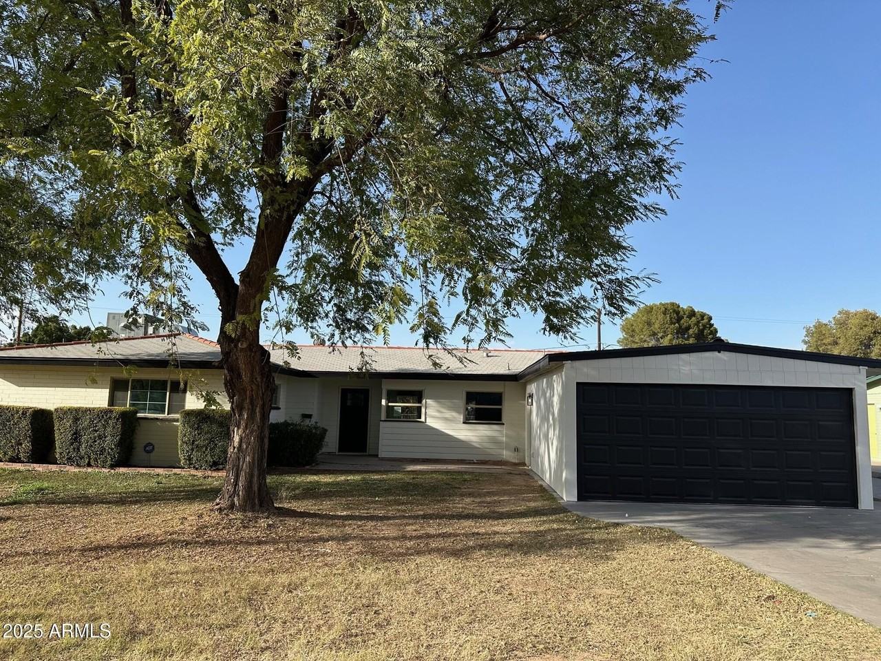 4314 E Oak St - Photo 2 of 28