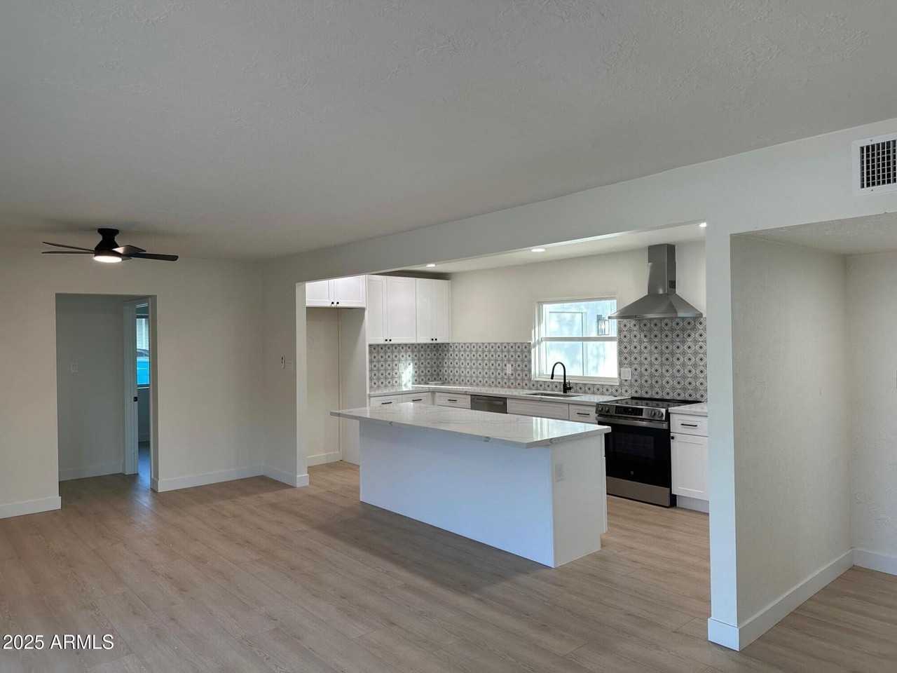 4314 E Oak St - Photo 6 of 28