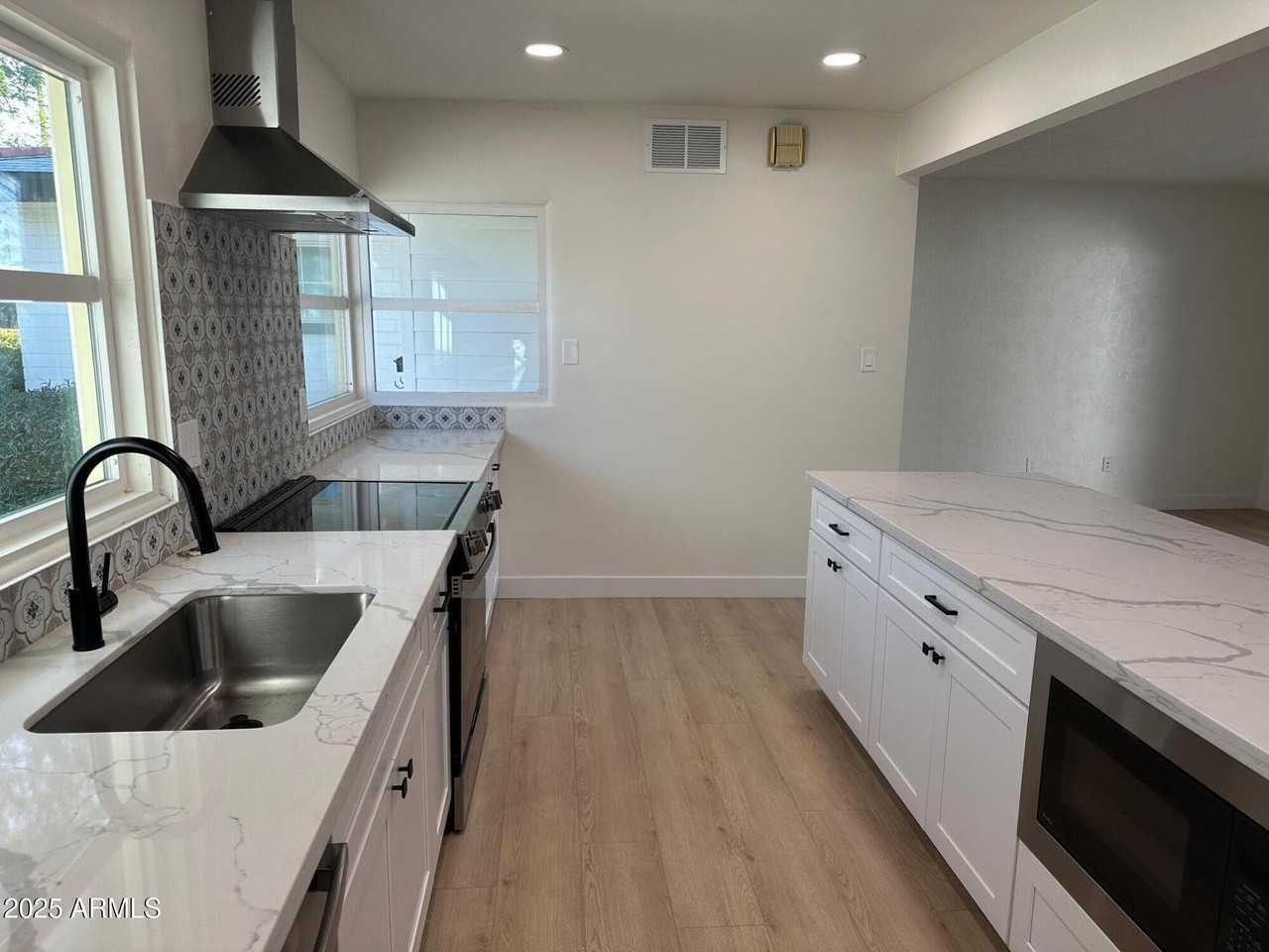 4314 E Oak St - Photo 7 of 28