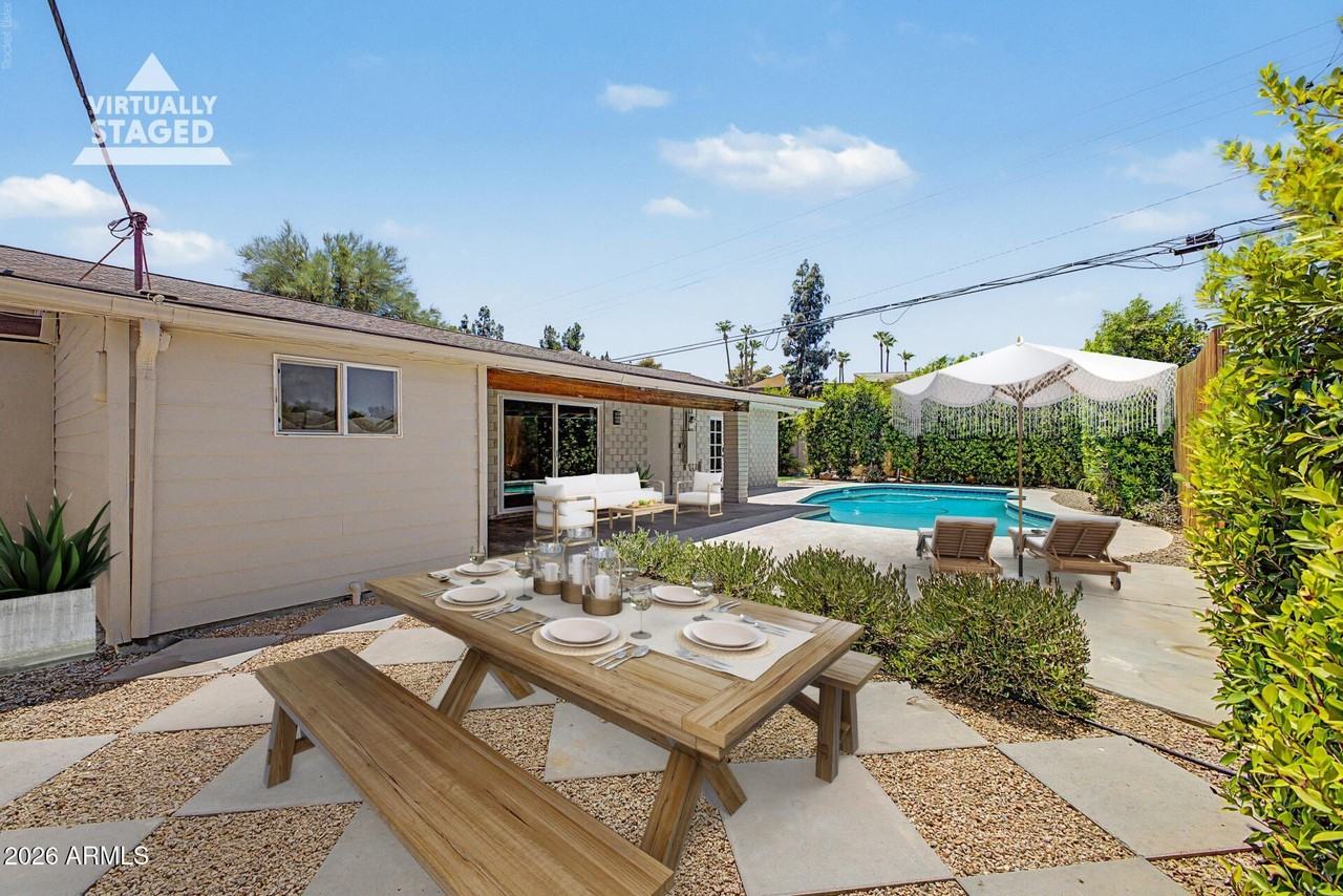 8202 E Sells Dr - Photo 5 of 32